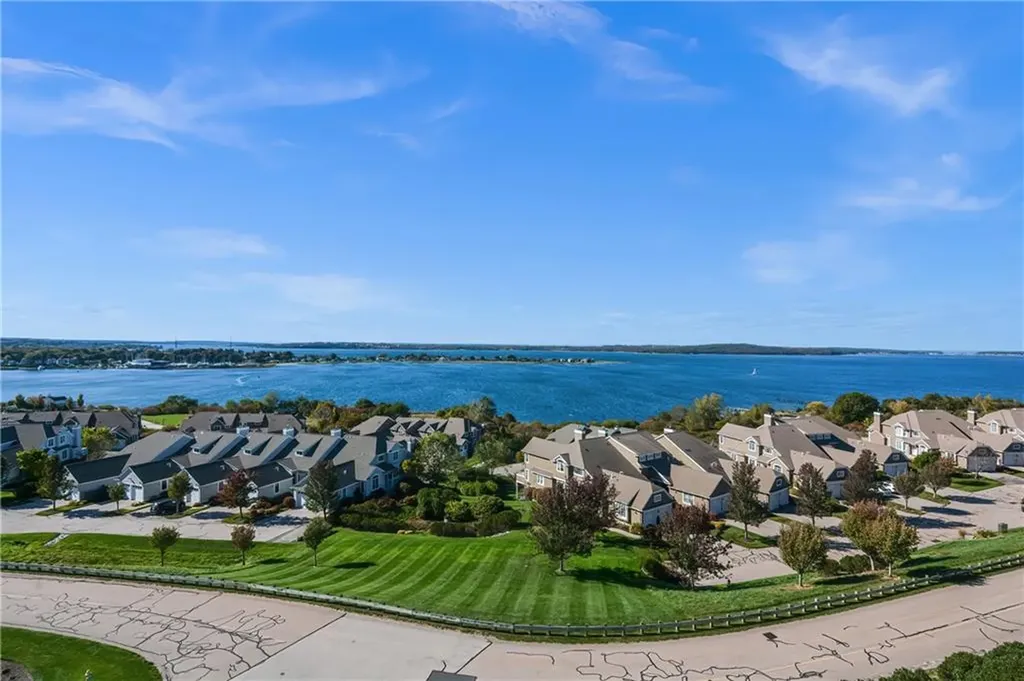 71 Starboard Drive Tiverton RI 02878
