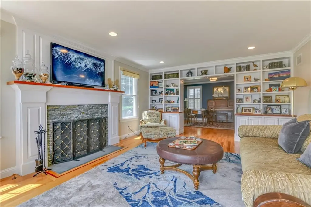 55 Hamilton Drive Portsmouth RI 02871