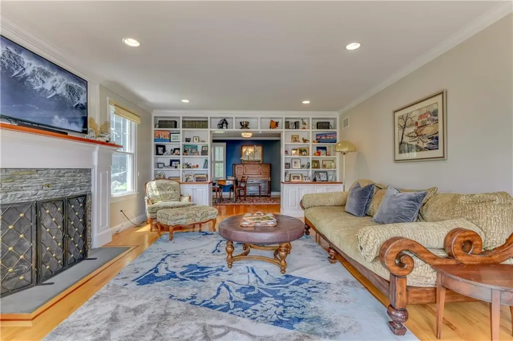 55 Hamilton Drive Portsmouth RI 02871