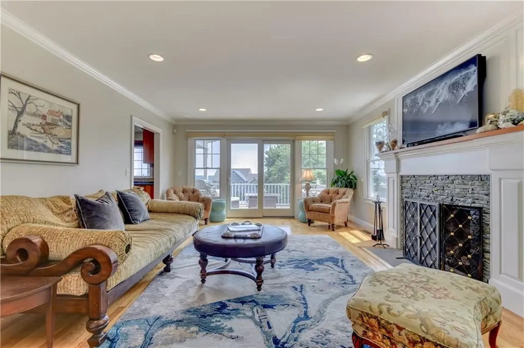 55 Hamilton Drive Portsmouth RI 02871