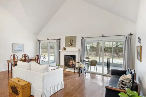 20 Bagy Wrinkle Cove Warren RI 02885