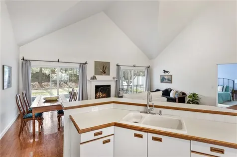 20 Bagy Wrinkle Cove Warren RI 02885