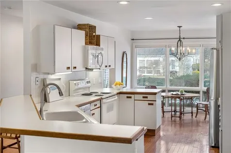 20 Bagy Wrinkle Cove Warren RI 02885