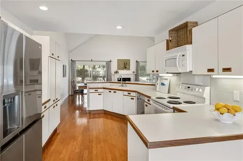 20 Bagy Wrinkle Cove Warren RI 02885