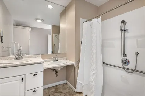 20 Bagy Wrinkle Cove Warren RI 02885