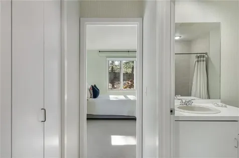 20 Bagy Wrinkle Cove Warren RI 02885