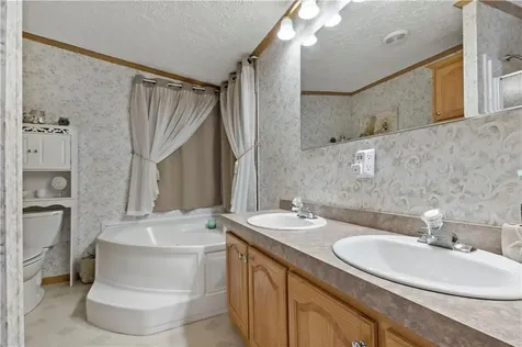 47 Red Tail Trail Tiverton RI 02878