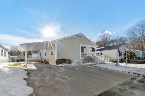 47 Red Tail Trail Tiverton RI 02878