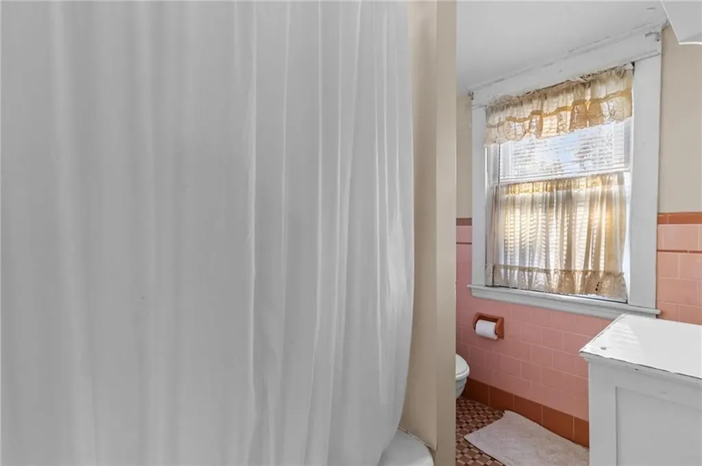 43 Rockland Avenue Cranston RI 02910