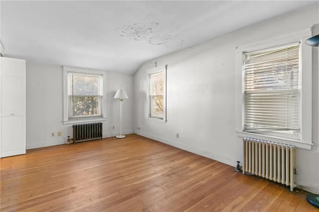 43 Rockland Avenue Cranston RI 02910
