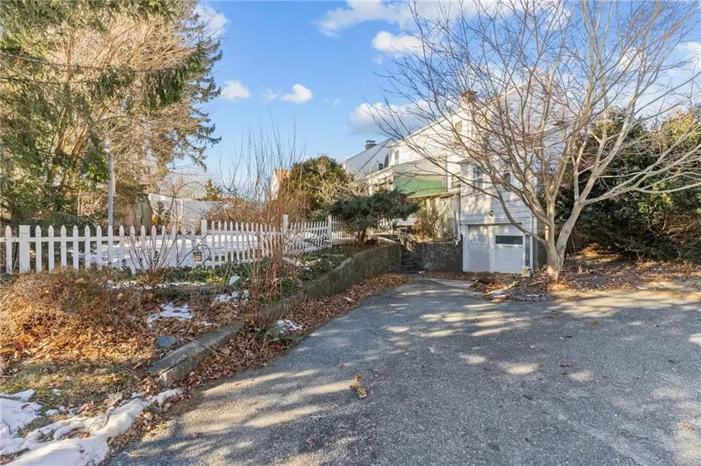 43 Rockland Avenue Cranston RI 02910