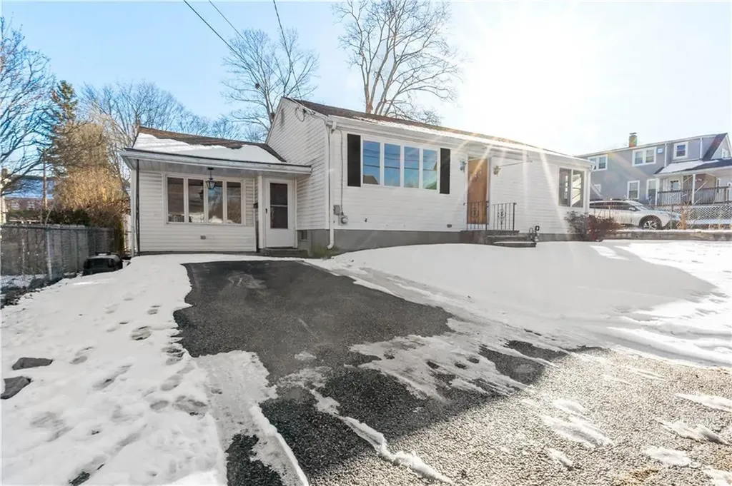 3 Irons Avenue Johnston RI 02919