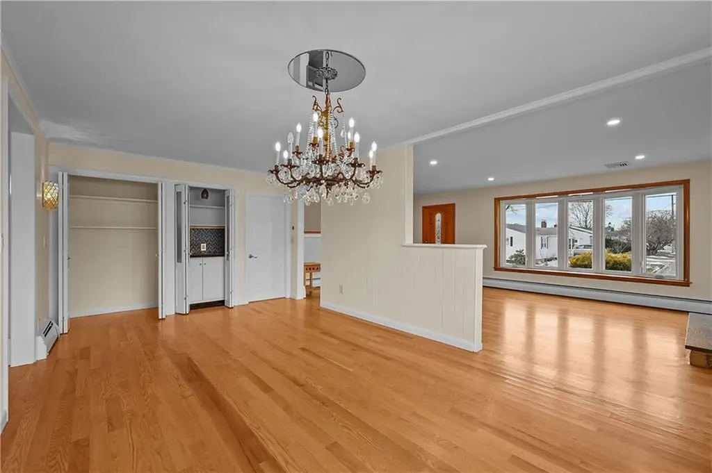 189 Kearney Street Cranston RI 02920