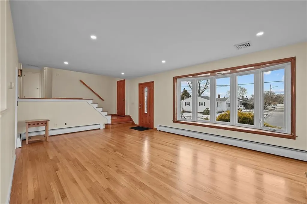 189 Kearney Street Cranston RI 02920