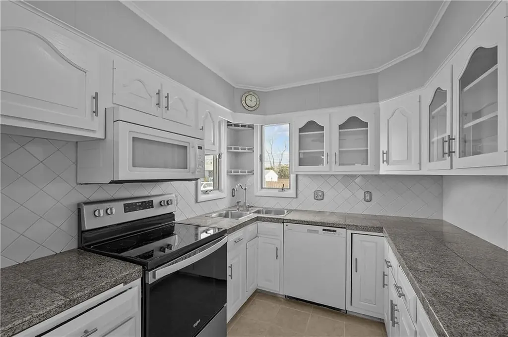 189 Kearney Street Cranston RI 02920