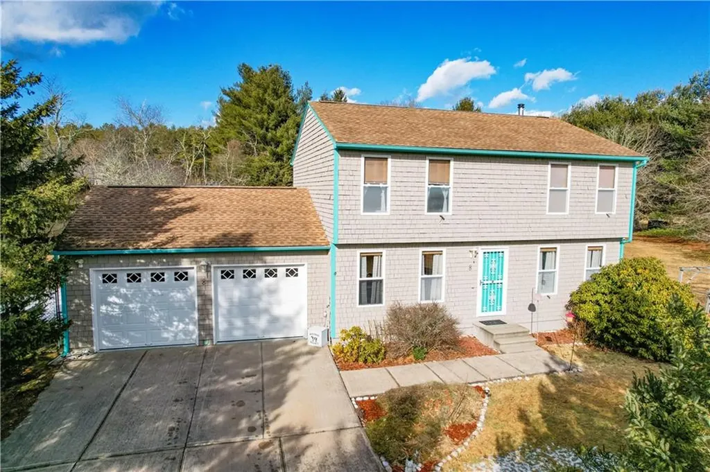 8 Teaberry Lane Hopkinton RI 02832