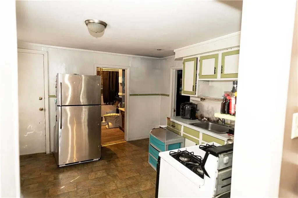 61 Fuller Street Warwick RI 02889