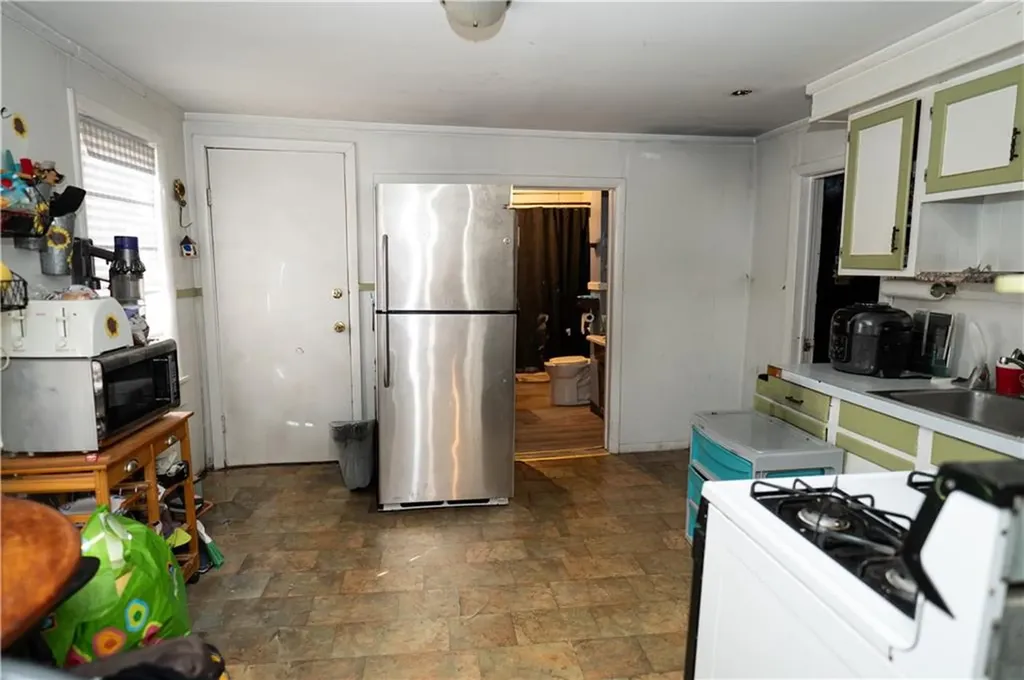 61 Fuller Street Warwick RI 02889