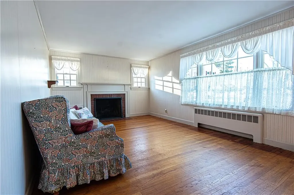 160 Hadde Avenue Cumberland RI 02864