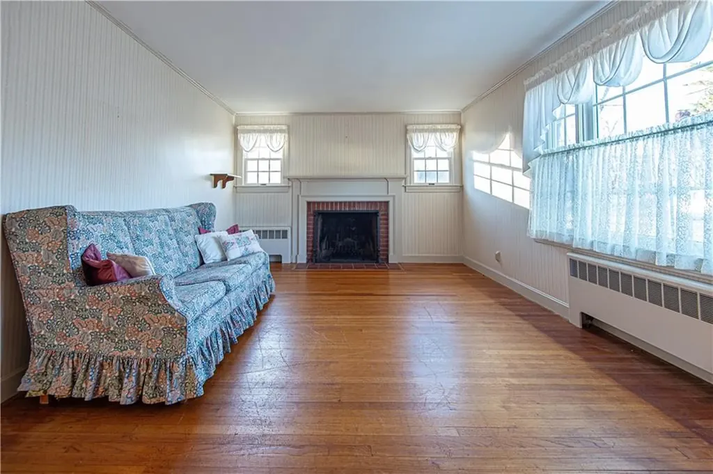 160 Hadde Avenue Cumberland RI 02864