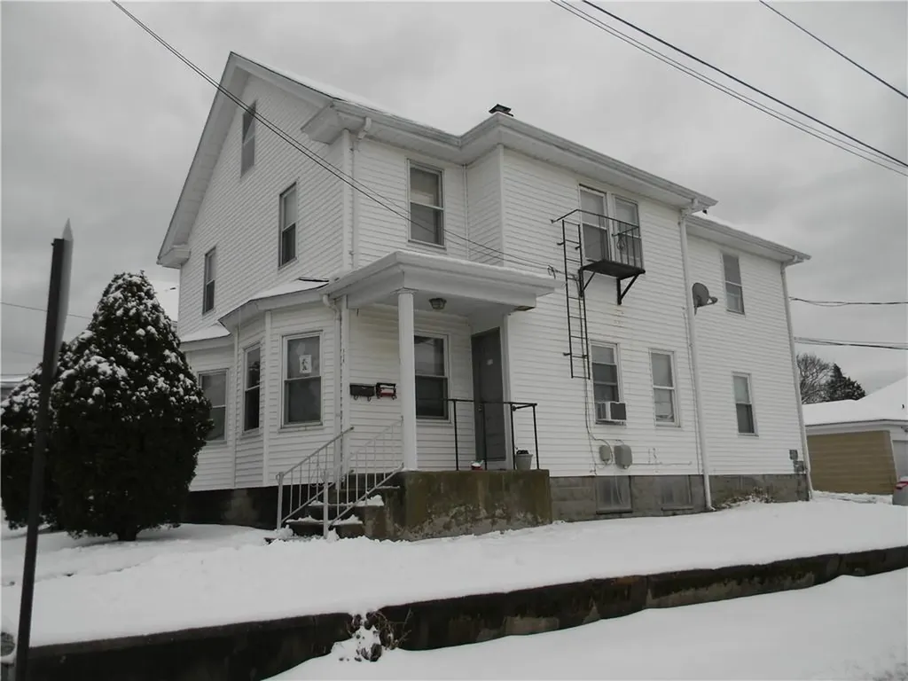 136 138 Oakdale Avenue Pawtucket RI 02860