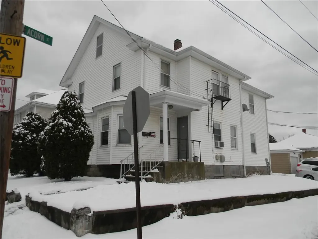 136 138 Oakdale Avenue Pawtucket RI 02860