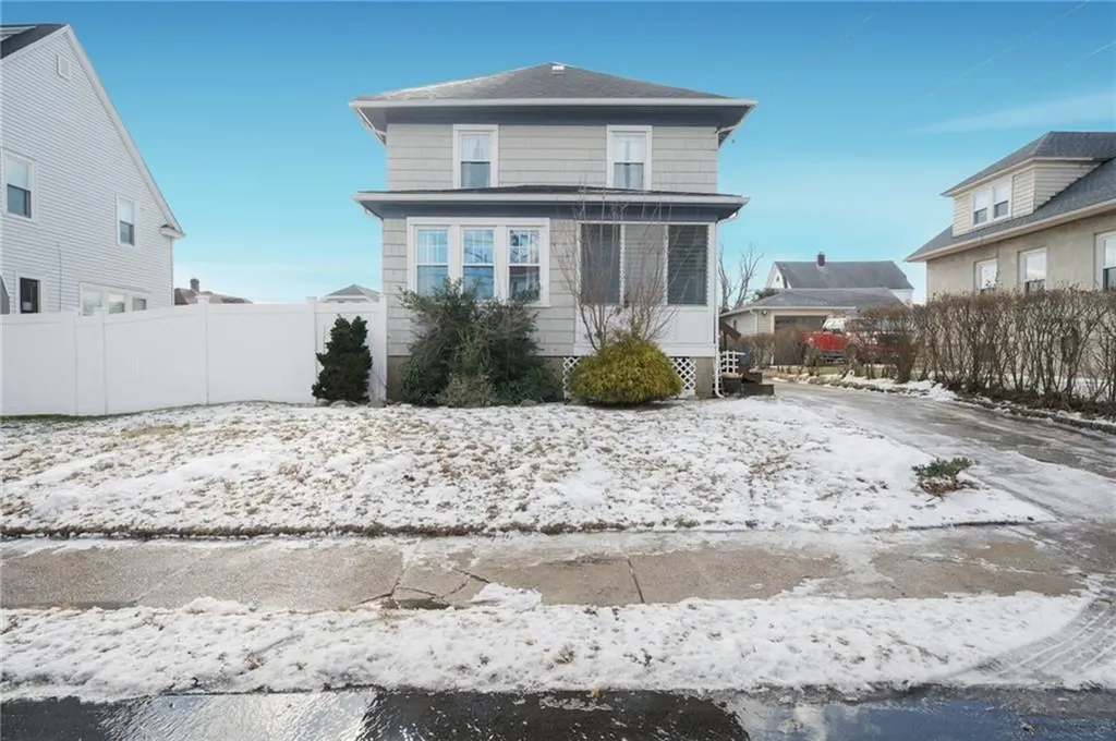 31 Friendly Road Cranston RI 02910