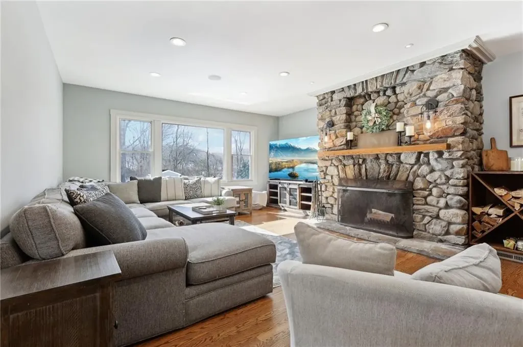 285 Pendar Road North Kingstown RI 02852