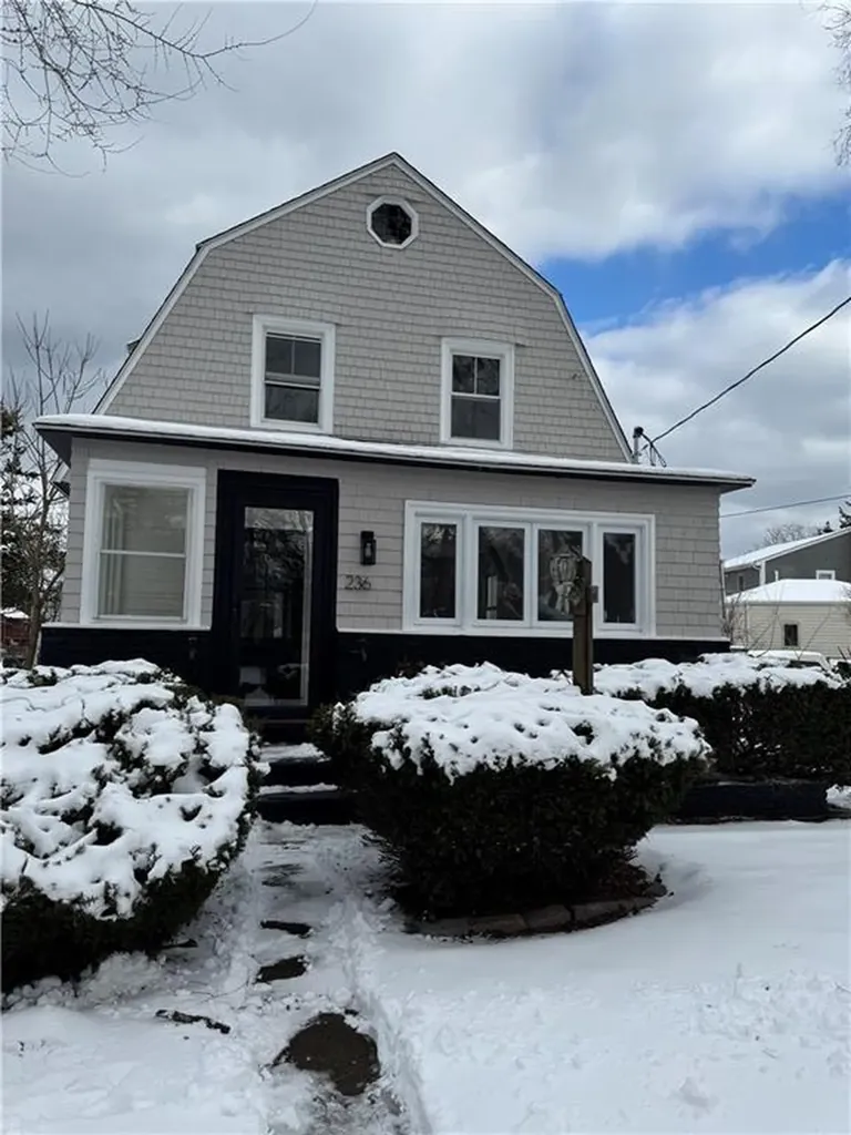 236 Pequot Avenue Warwick RI 02889