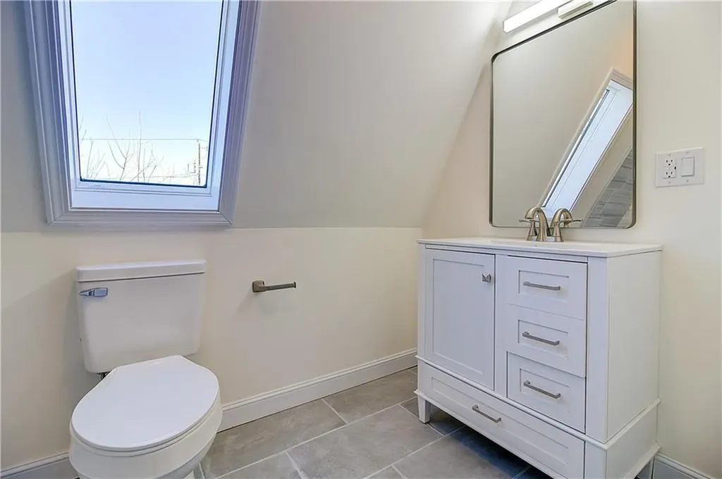 236 Pequot Avenue Warwick RI 02889