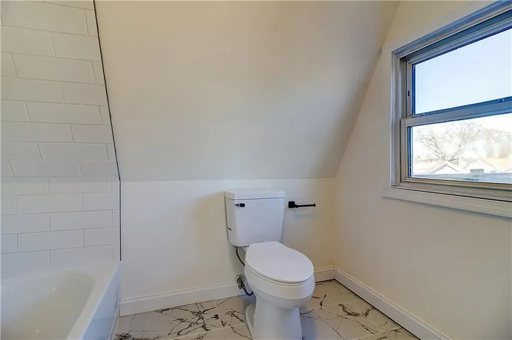 236 Pequot Avenue Warwick RI 02889