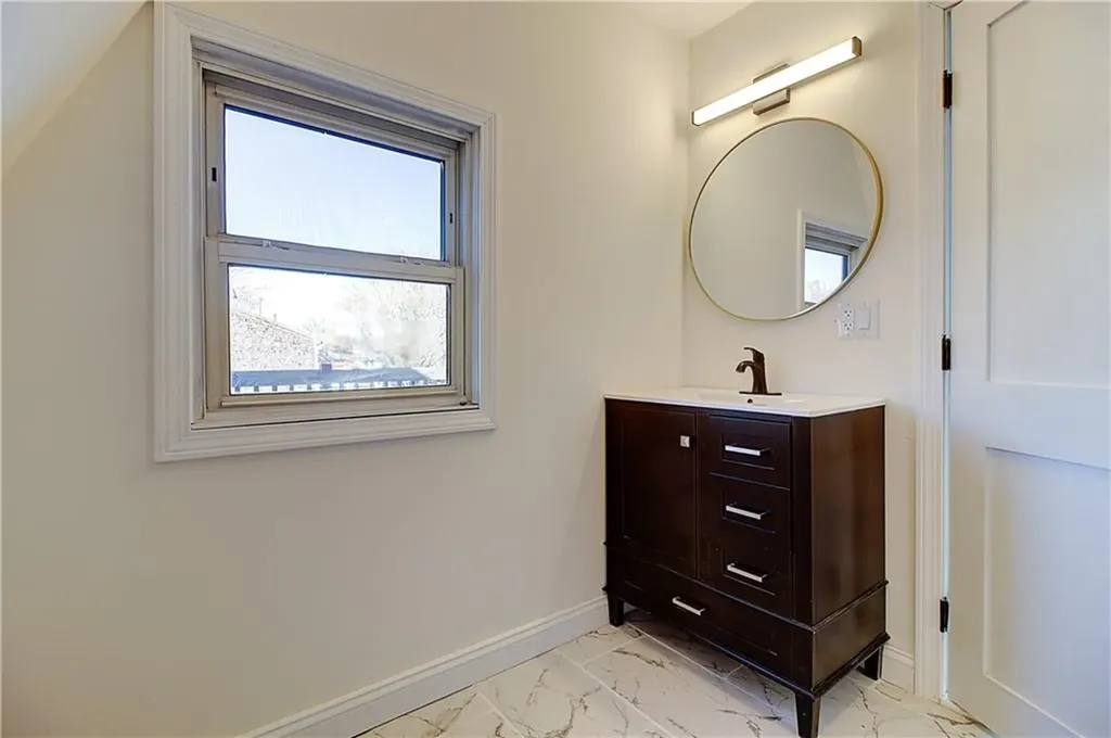 236 Pequot Avenue Warwick RI 02889