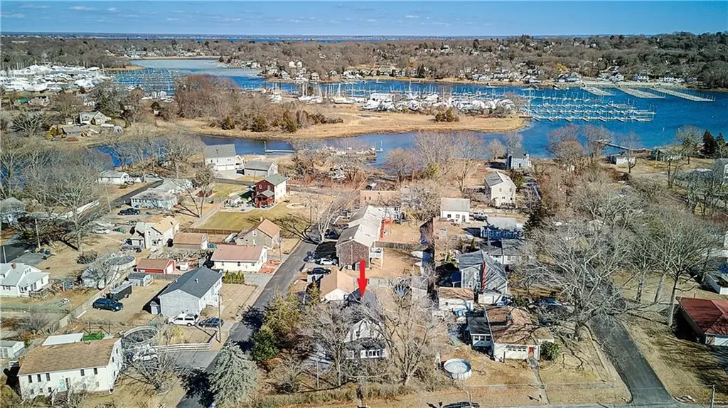 236 Pequot Avenue Warwick RI 02889