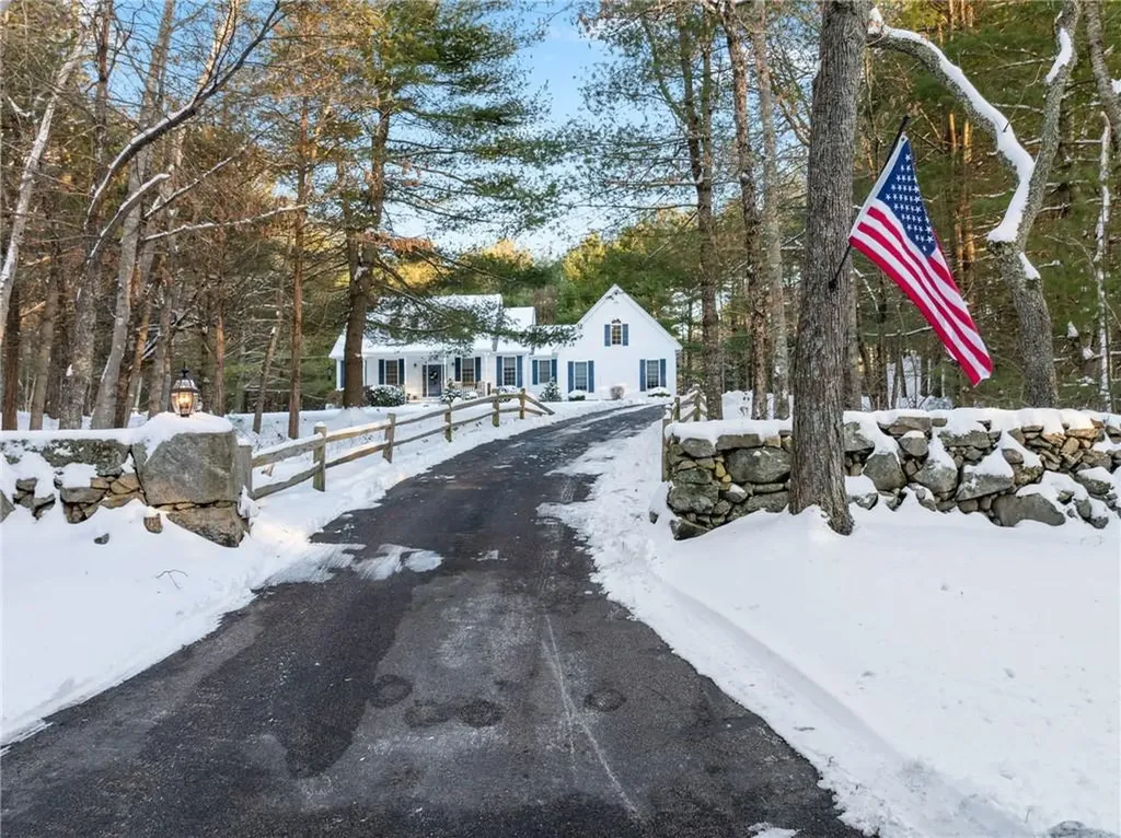 767 Glen Rock Road South Kingstown RI 02892