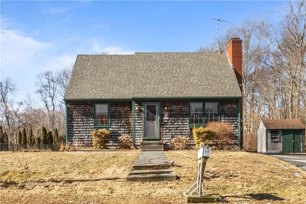 43 Watuppa Avenue Tiverton RI 02878