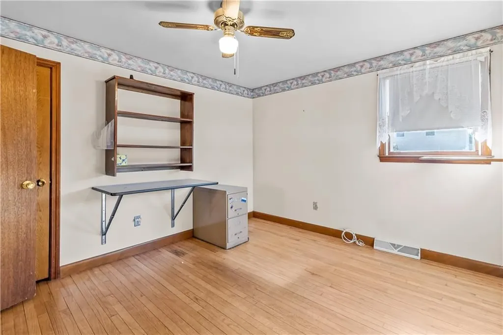 43 Watuppa Avenue Tiverton RI 02878