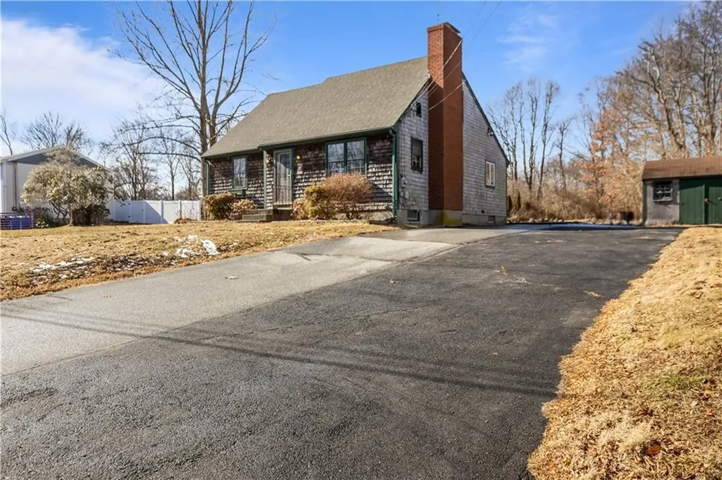 43 Watuppa Avenue Tiverton RI 02878