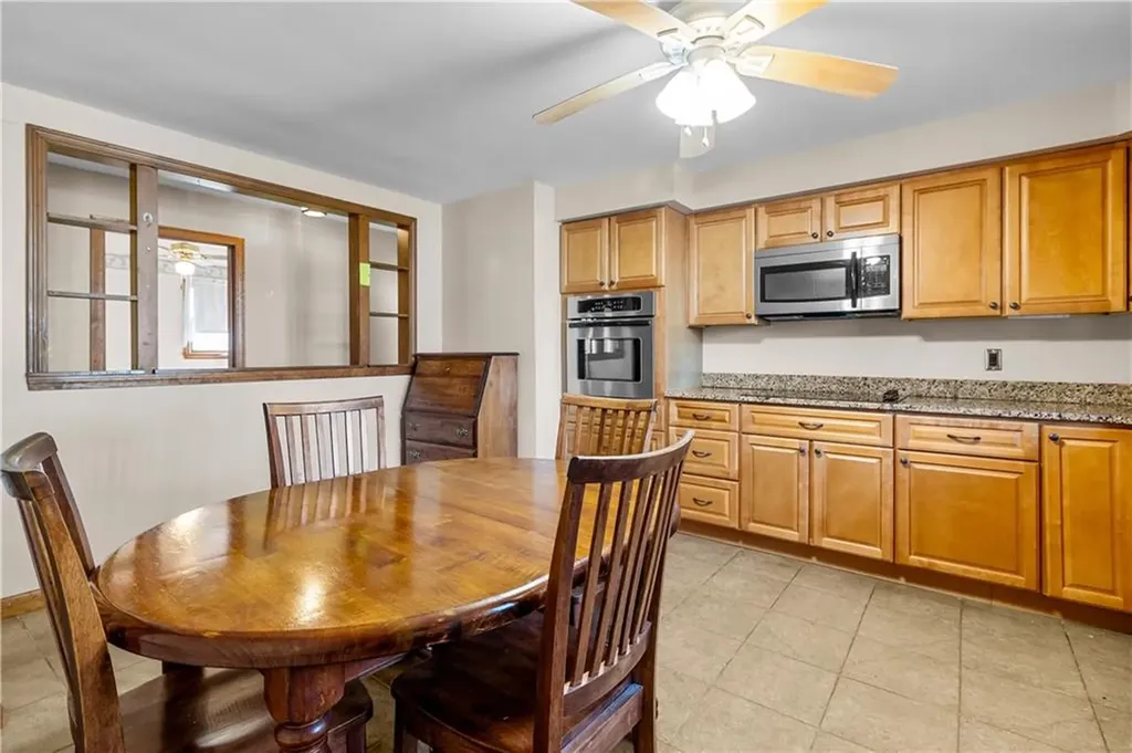 43 Watuppa Avenue Tiverton RI 02878