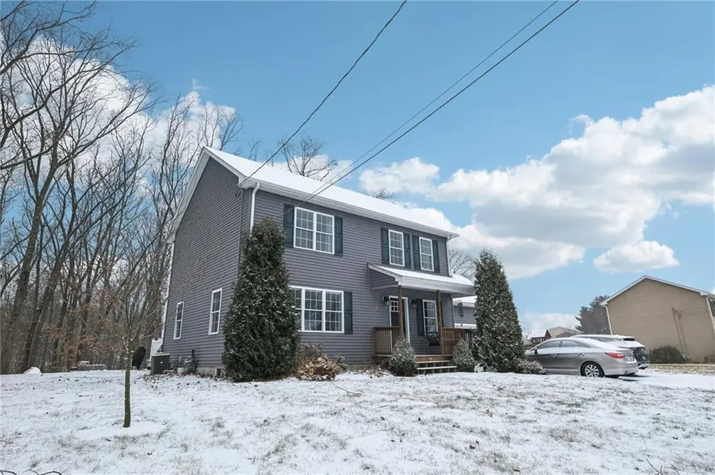 27 Rockcrest Lane Johnston RI 02919