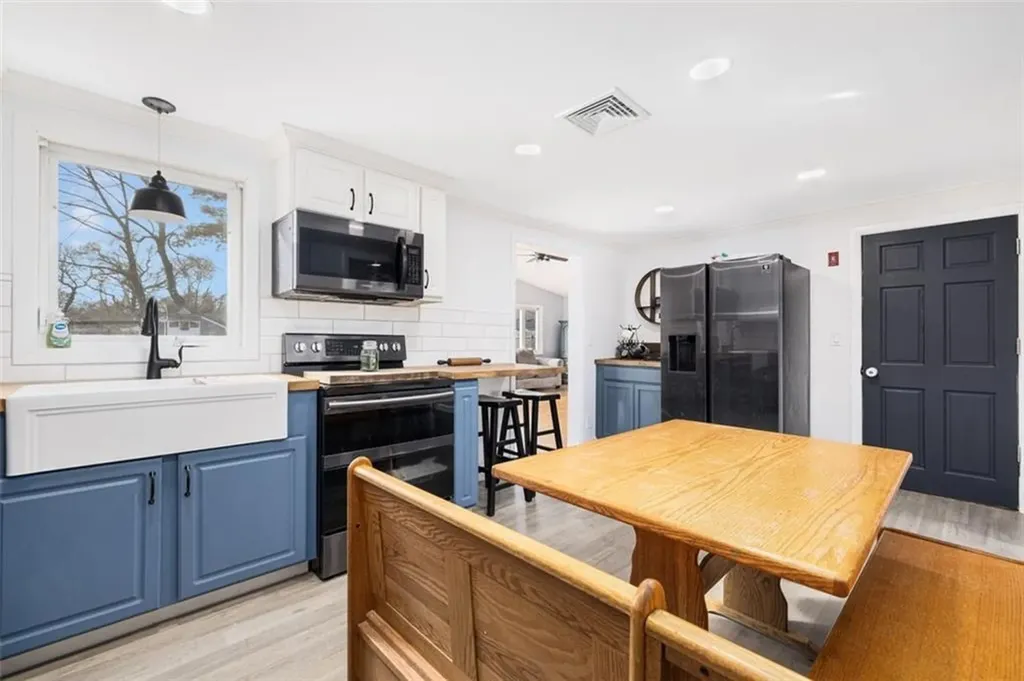 59 Claypool Drive Warwick RI 02886