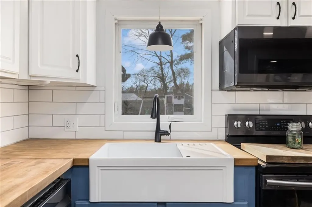 59 Claypool Drive Warwick RI 02886