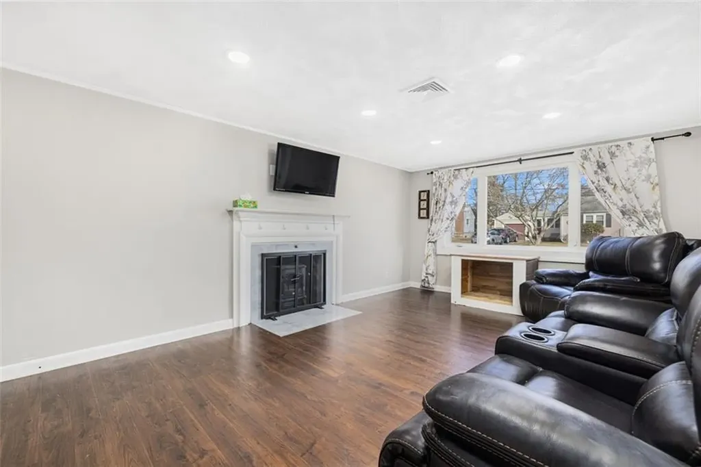 59 Claypool Drive Warwick RI 02886
