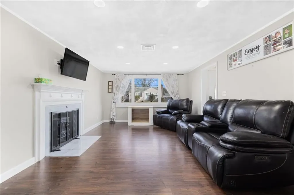 59 Claypool Drive Warwick RI 02886