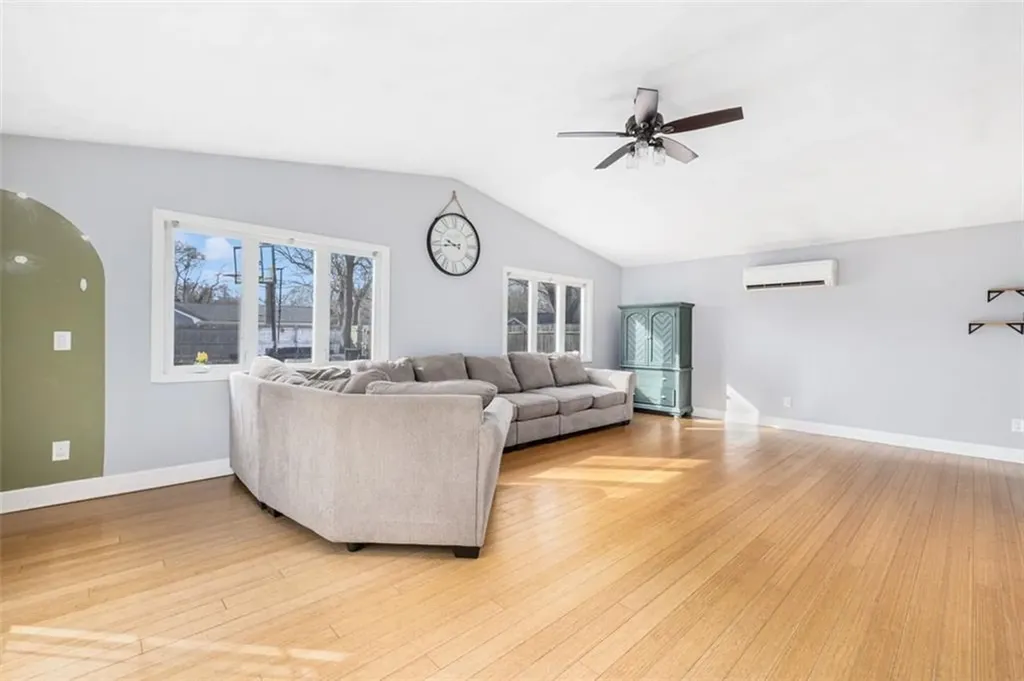 59 Claypool Drive Warwick RI 02886