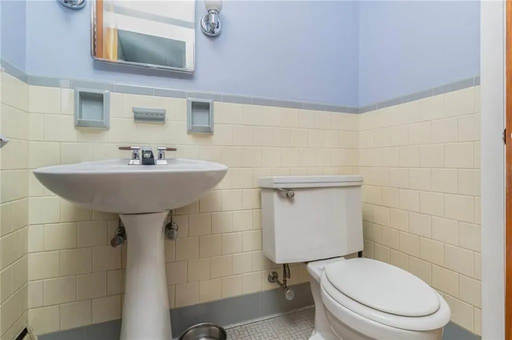 30 Farnum Road Warwick RI 02888