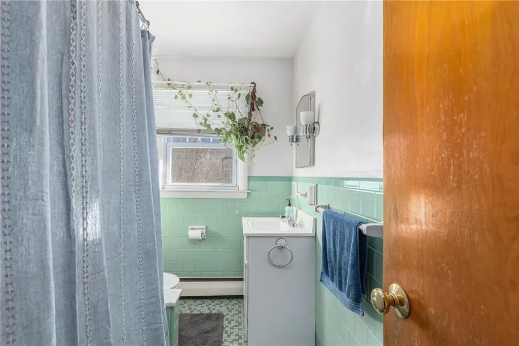 30 Farnum Road Warwick RI 02888