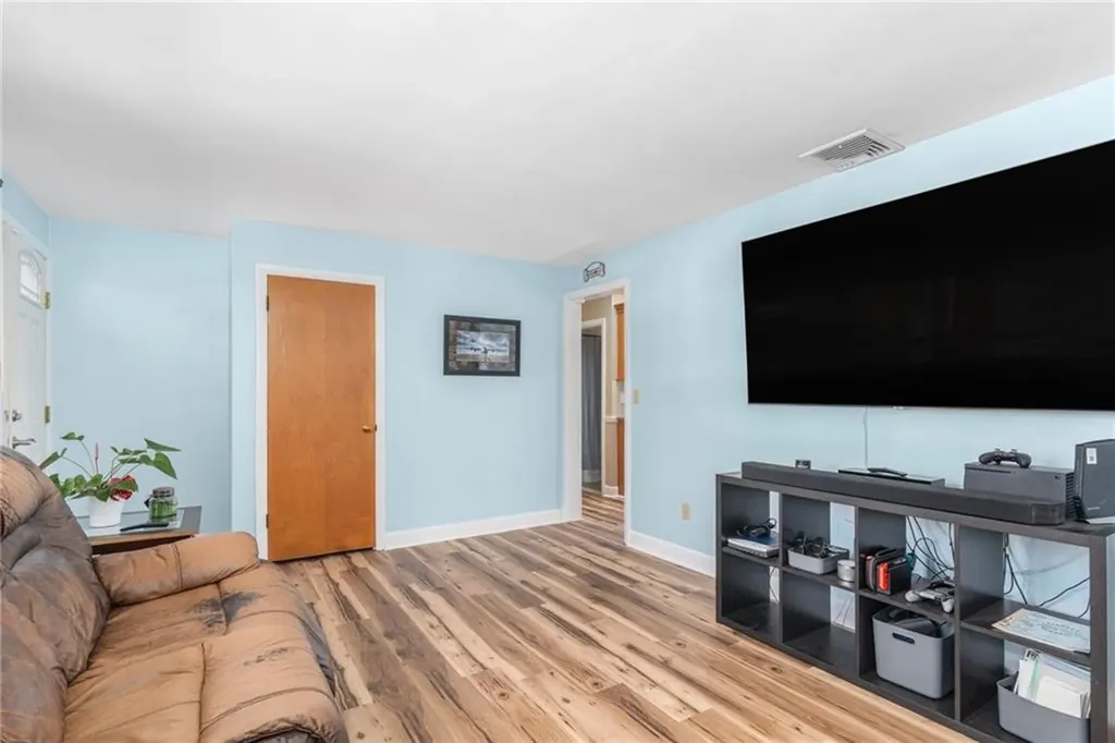 30 Farnum Road Warwick RI 02888