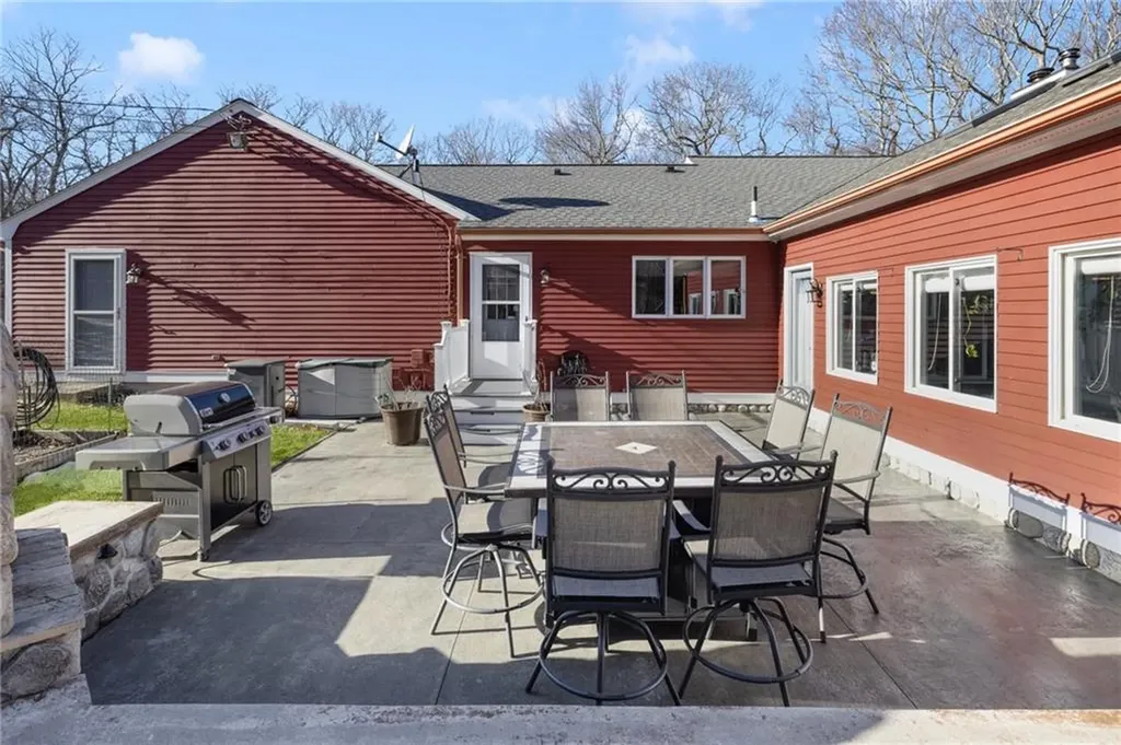 1349 Maple Valley Road Coventry RI 02827