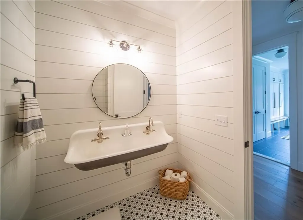 4 Amore Lane East Greenwich RI 02818