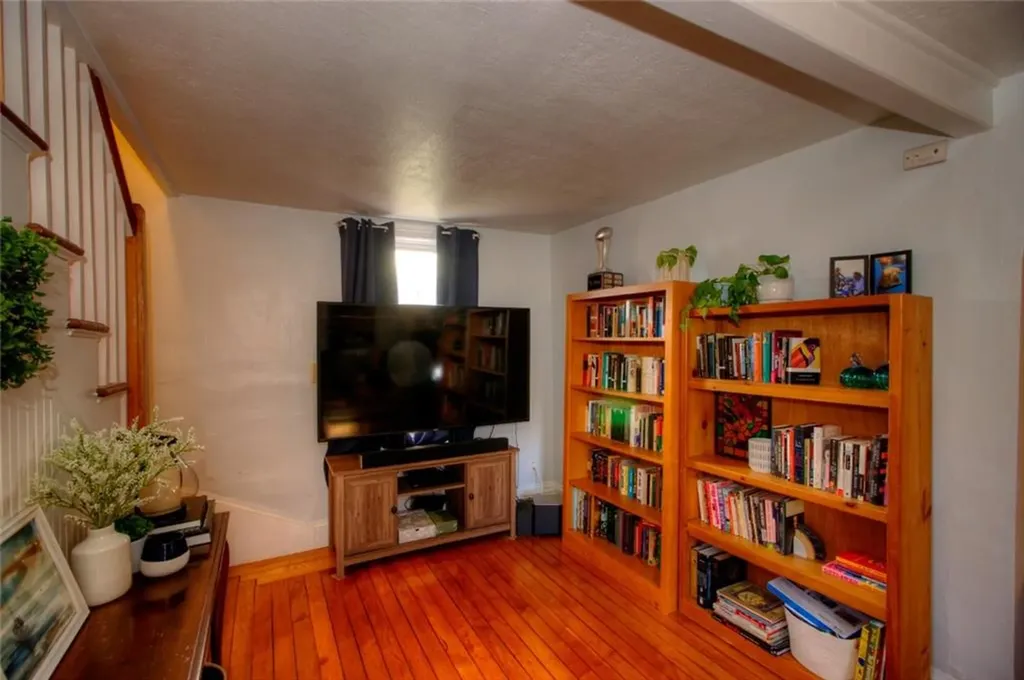 389 Palmer Avenue Warwick RI 02889